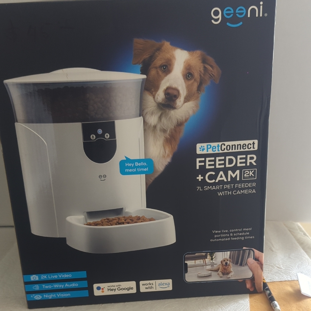 PetConnect Smart Feeder with Camera - White